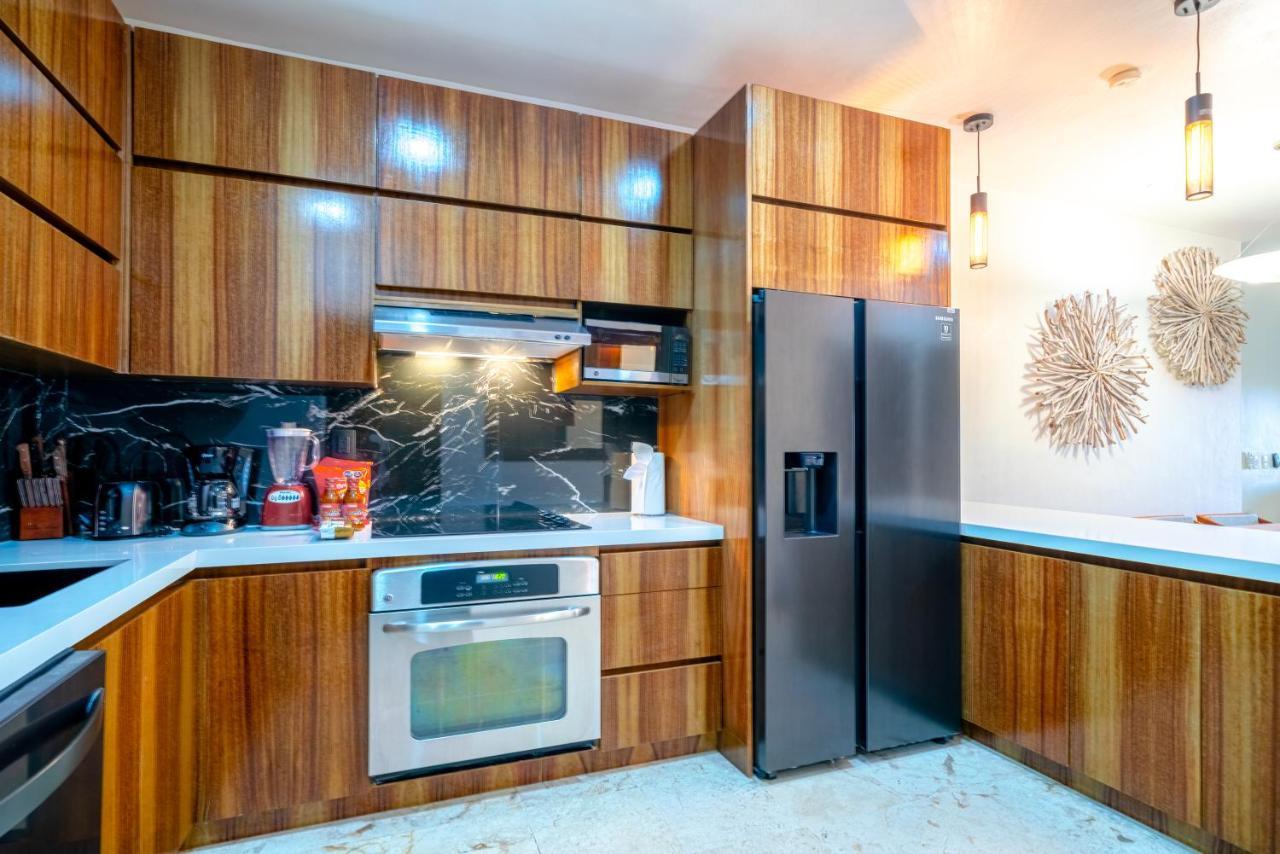 Condo Surf 405 - Luxury Oceanview Beachfront 3 Bedroom With Gym - At El Faro Condos Плайя-дель-Кармен Екстер'єр фото