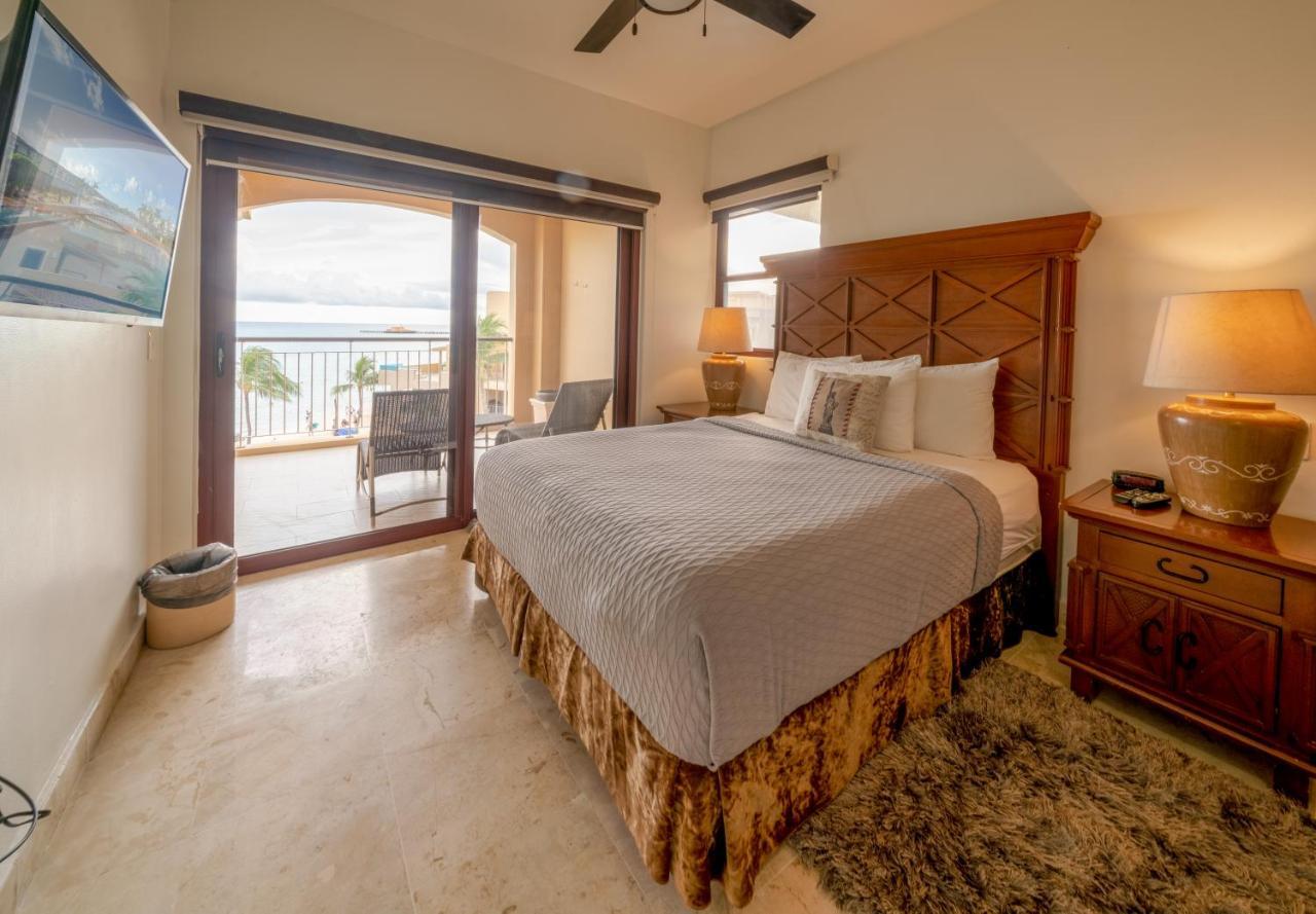 Condo Surf 405 - Luxury Oceanview Beachfront 3 Bedroom With Gym - At El Faro Condos Плайя-дель-Кармен Екстер'єр фото