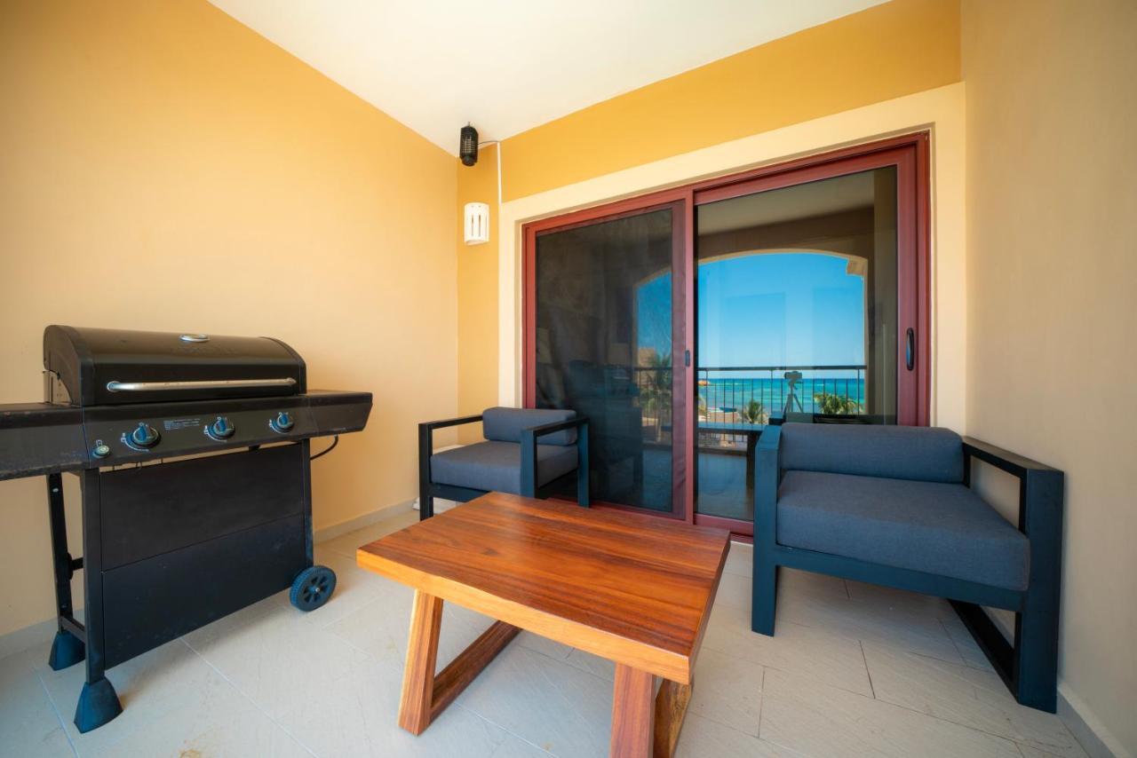 Condo Surf 405 - Luxury Oceanview Beachfront 3 Bedroom With Gym - At El Faro Condos Плайя-дель-Кармен Екстер'єр фото